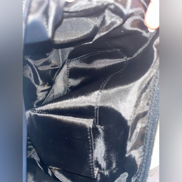 Candie's Stylish Black Shoulder Bag - Picture 9 of 12